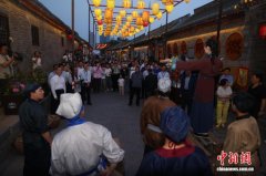 河南安阳：仓巷街民俗展